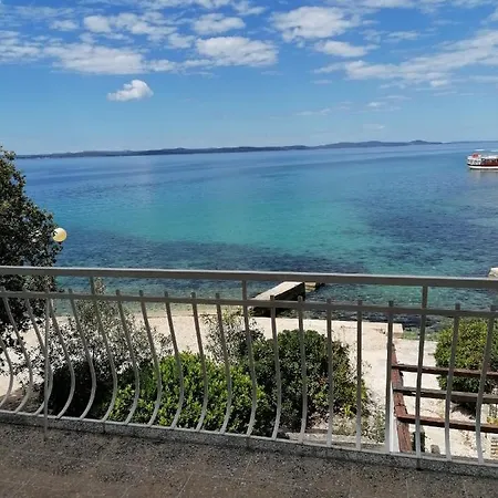 House Paula Petrčane