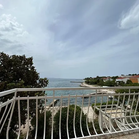 Apartman House Paula *